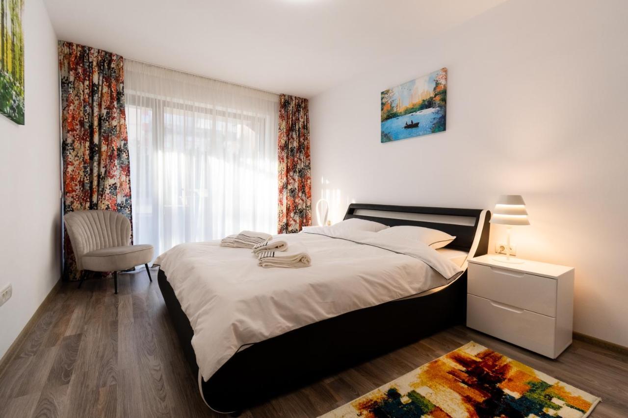 Transylvanian Apt. w/ lrg. terrace&parking - KarpatenHaus Brasov Bagian luar foto