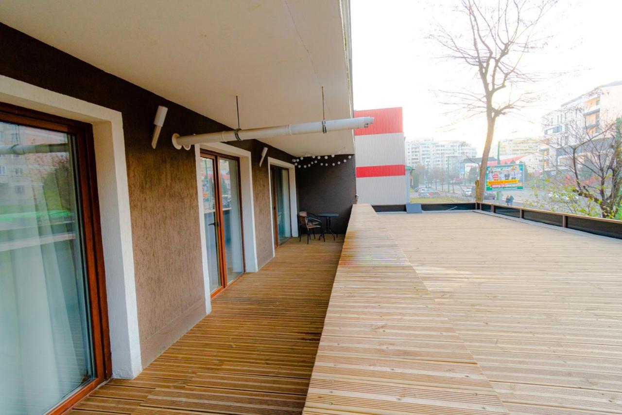 Transylvanian Apt. w/ lrg. terrace&parking - KarpatenHaus Brasov Bagian luar foto